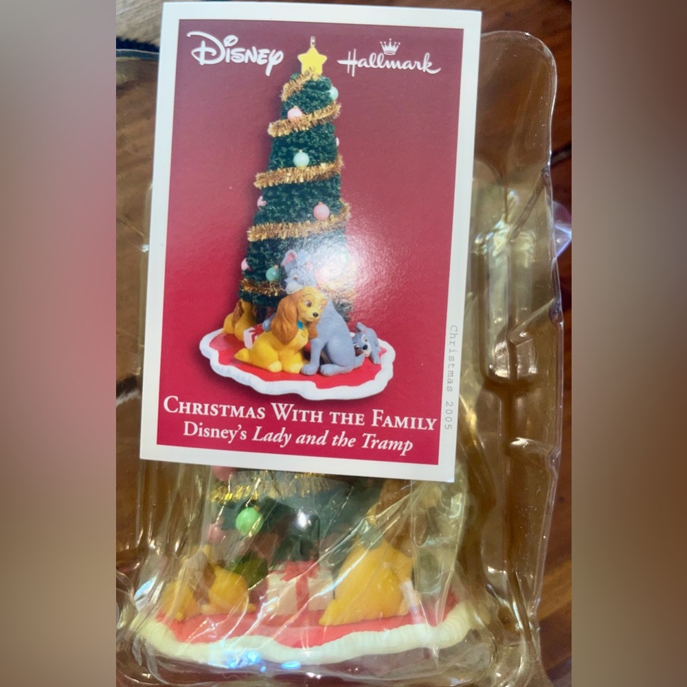 Hallmark Keepsake Disney Christmas  with Lady & the Tramp  Christmas Ornament - Picture 3 of 4